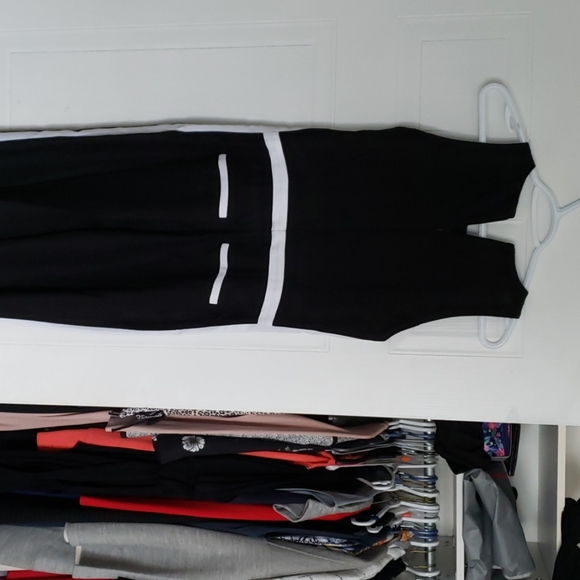 Banana Republic jumpsuit NWT - Picture 3 of 3